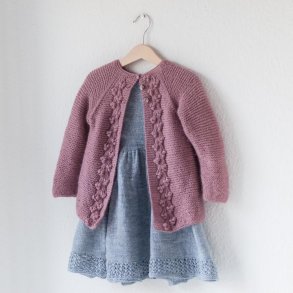 KNIT BY TRINE P 20,-